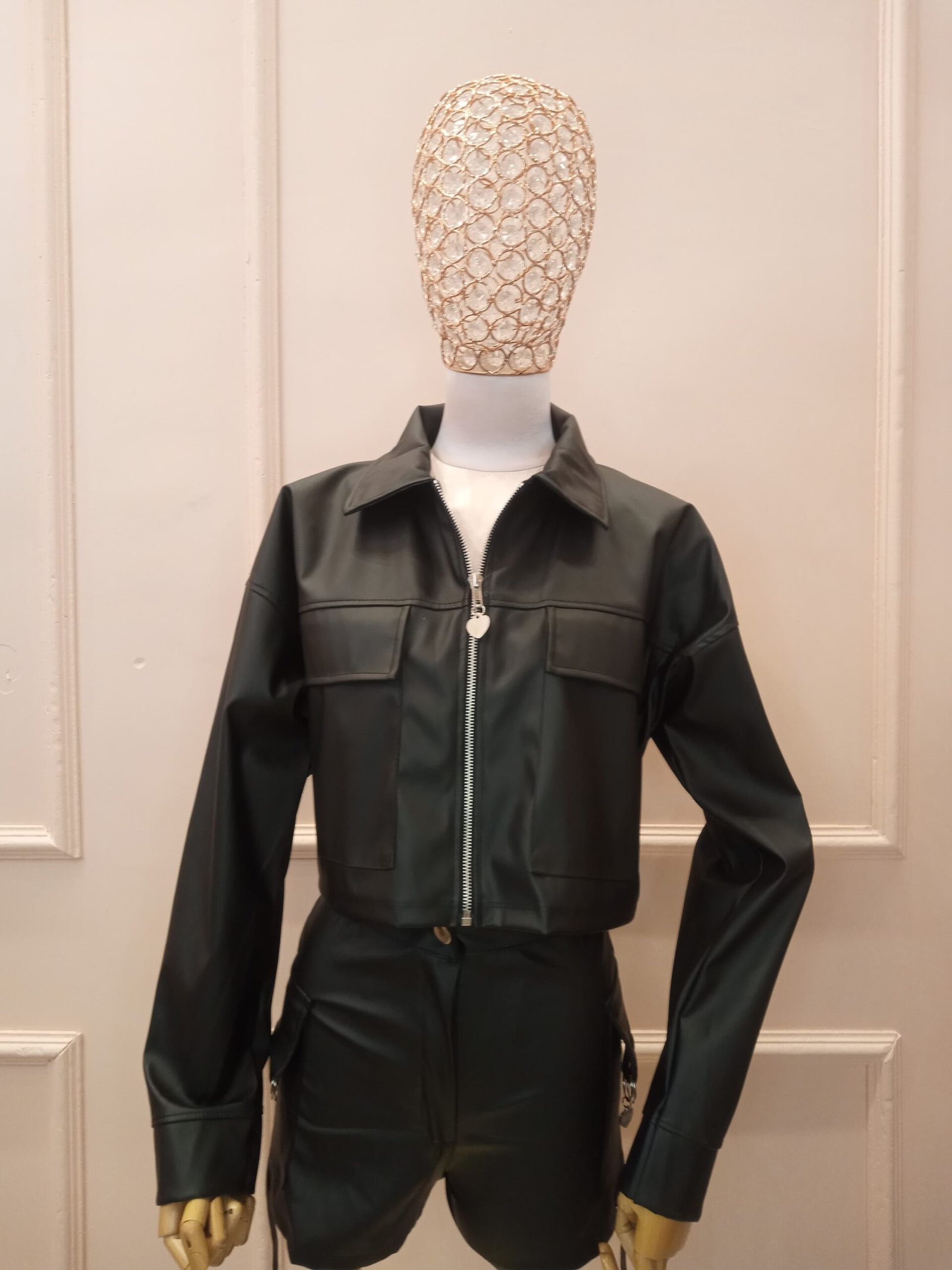 Campera cuerina con cierre