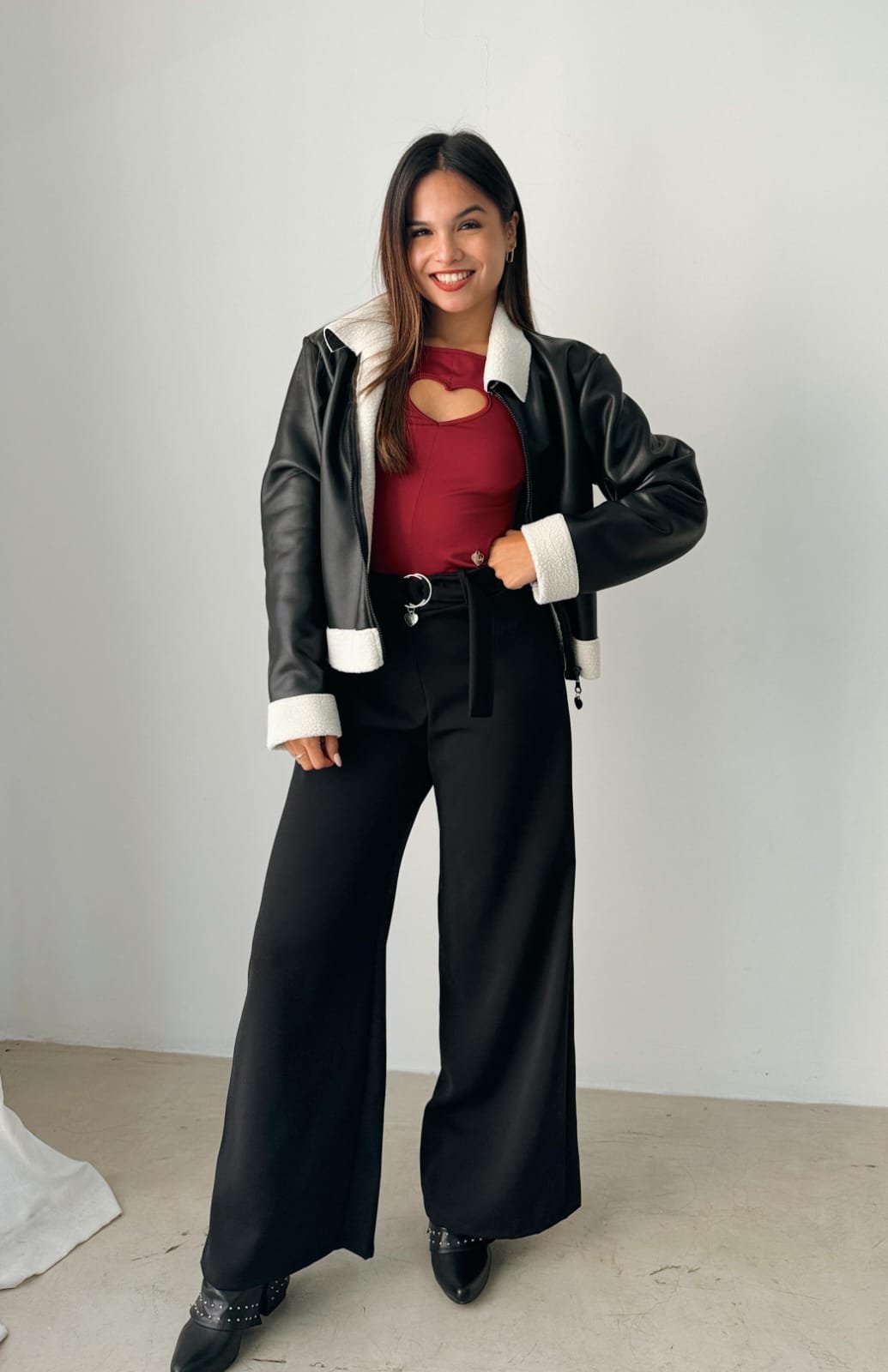 Campera cuerina con corderito interior