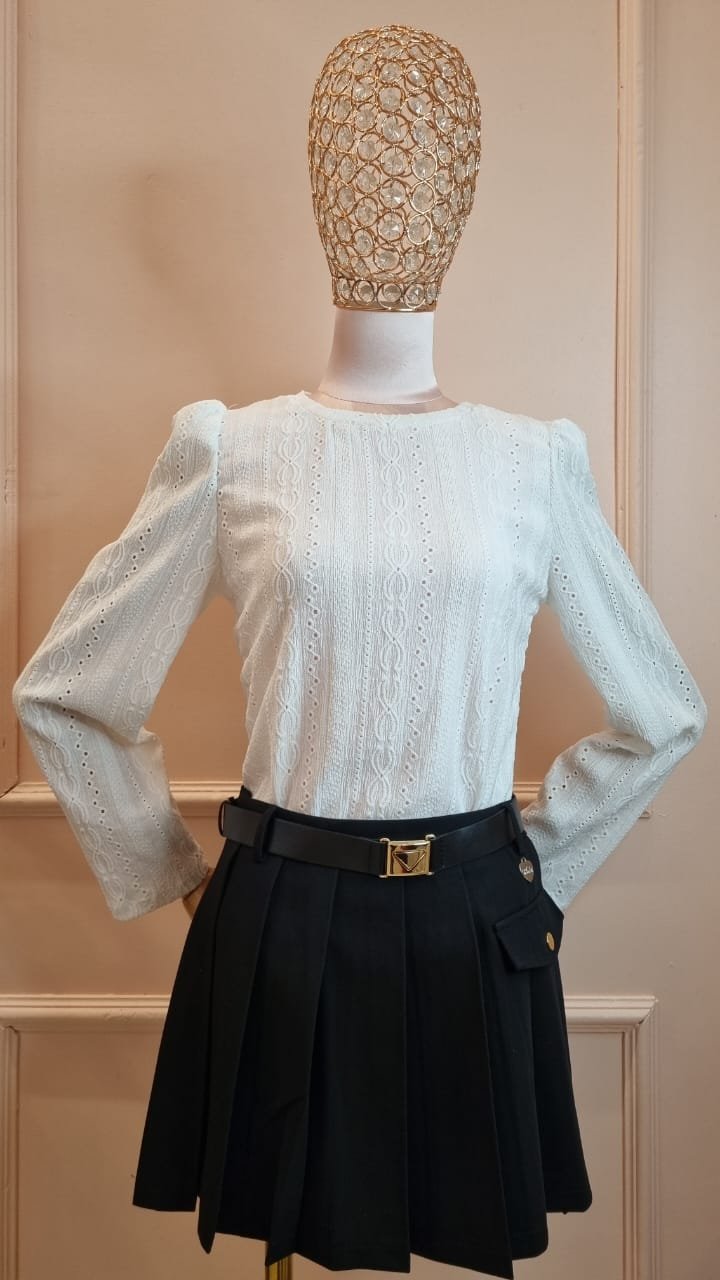 Blusa Broderie con agujeritos