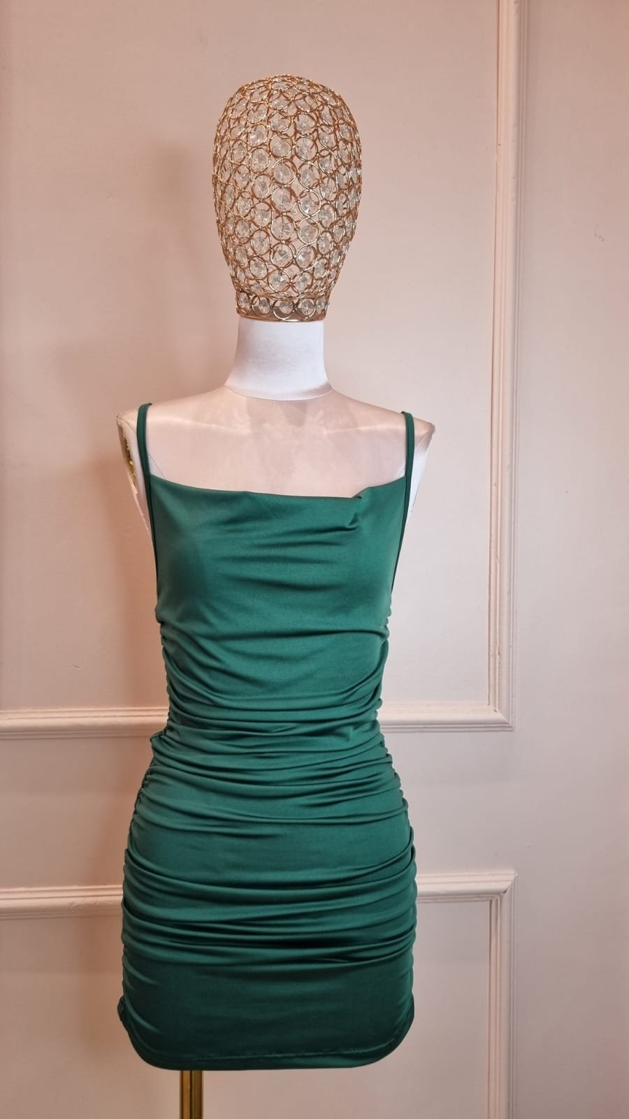Vestido microfibra frunce costados