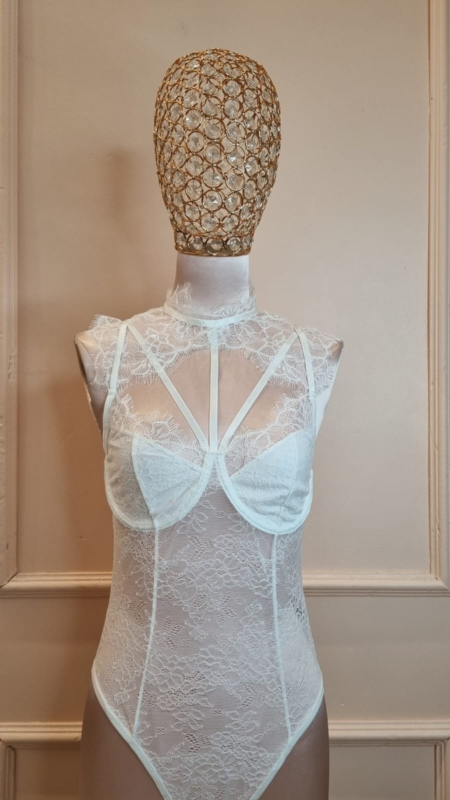 Body puntilla escote y cuello