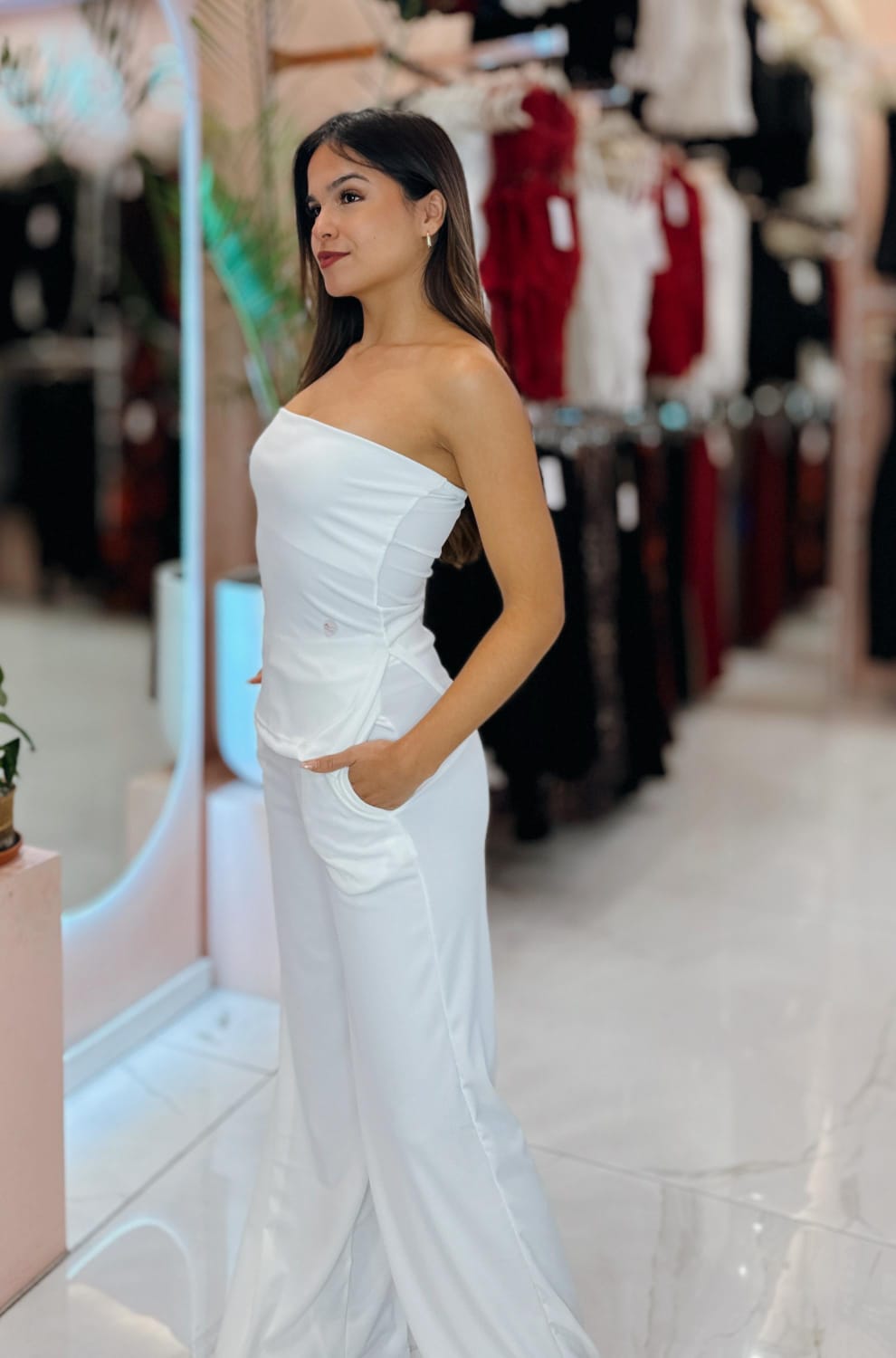 Strapless con abertura costados
