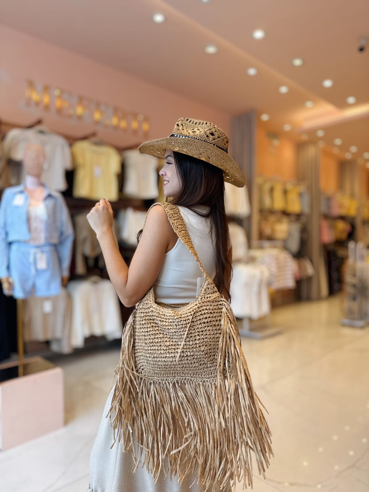 Cartera canasta con tiras