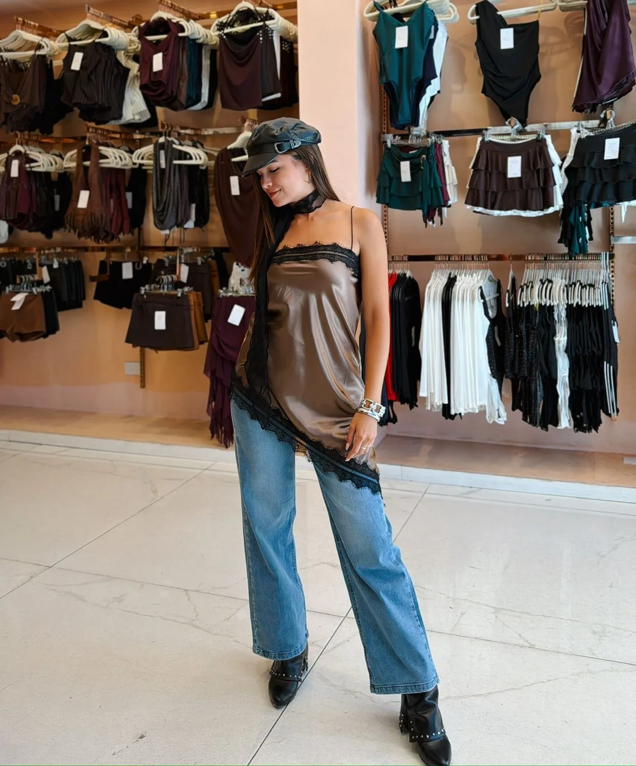 Alternative view of VESTIDO TIRITA SATÉN PUNTILLA