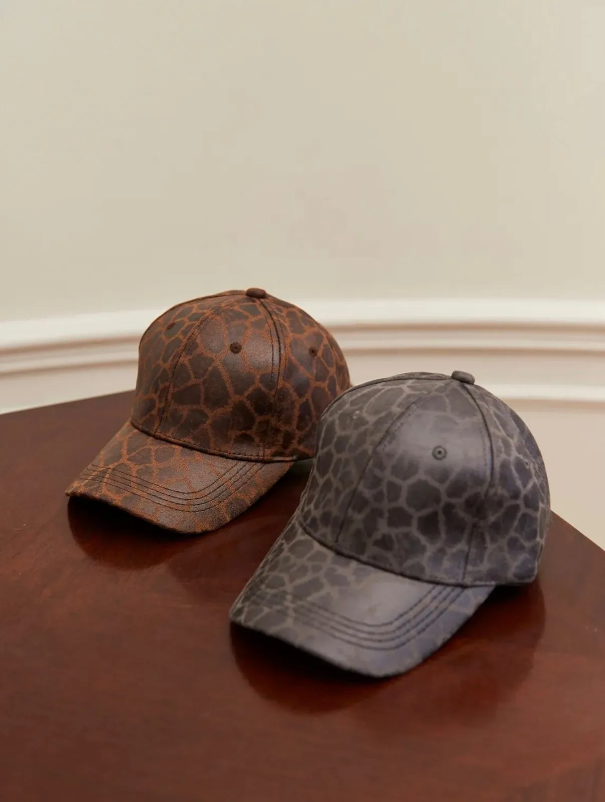 GORRA GAMUZA PRINT