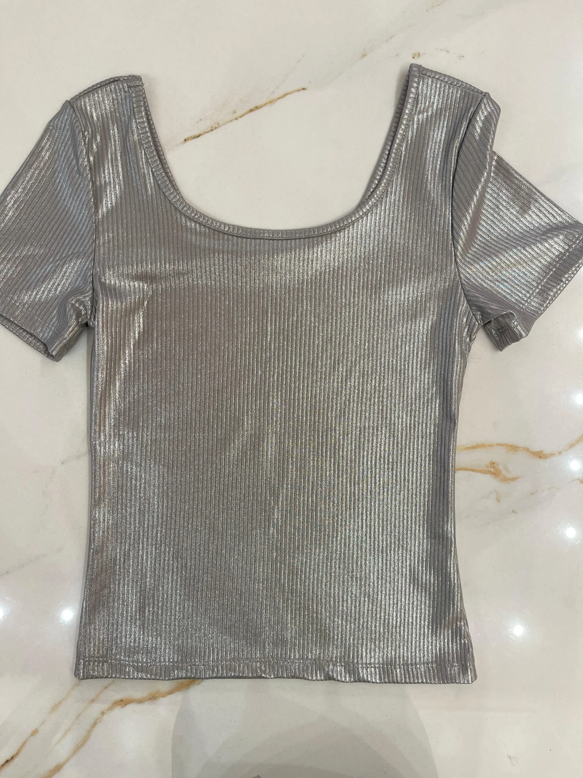 REMERA "U" METALIZADA