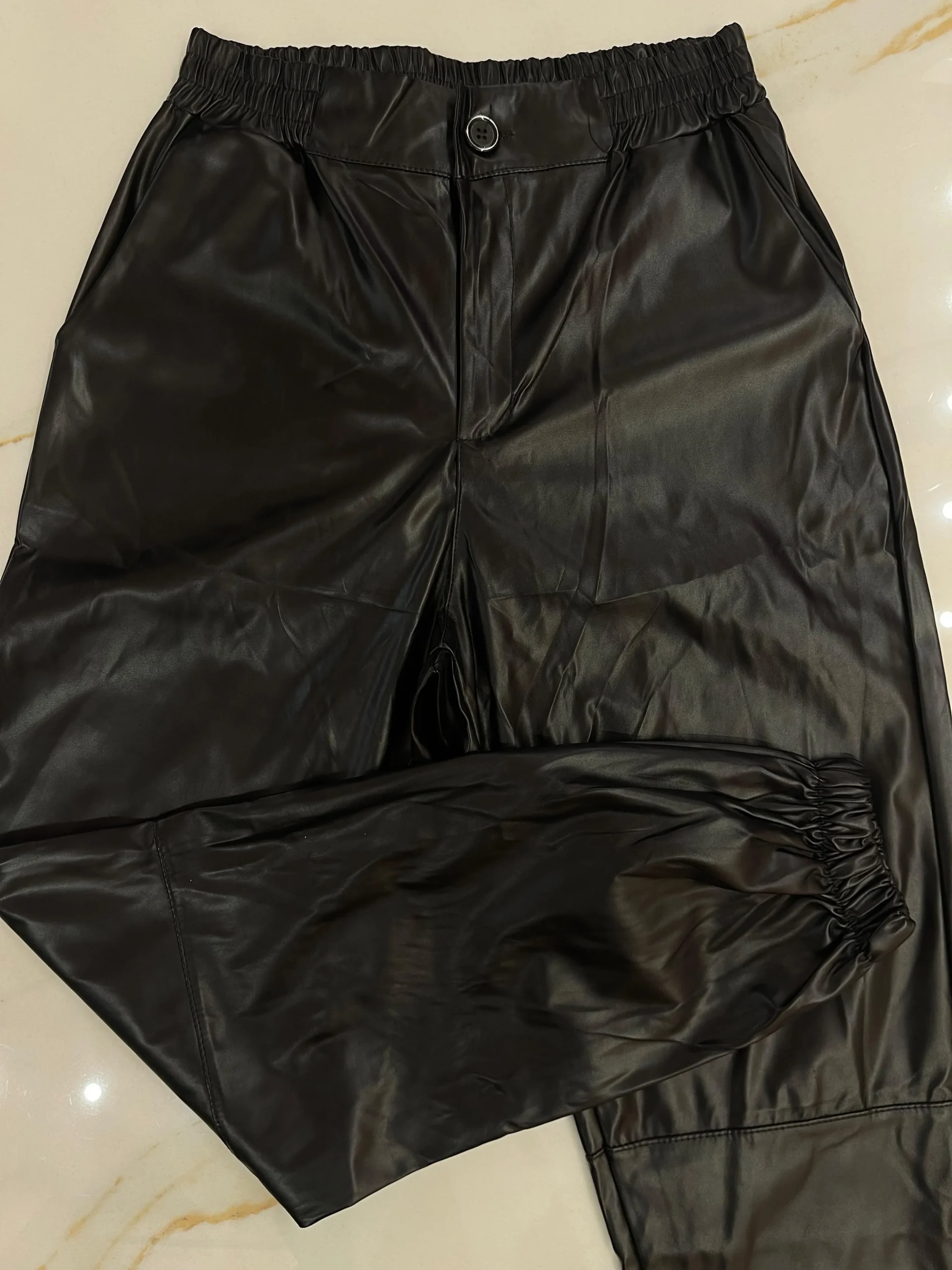 PANTALÓN JOGGIN ECOCUERO