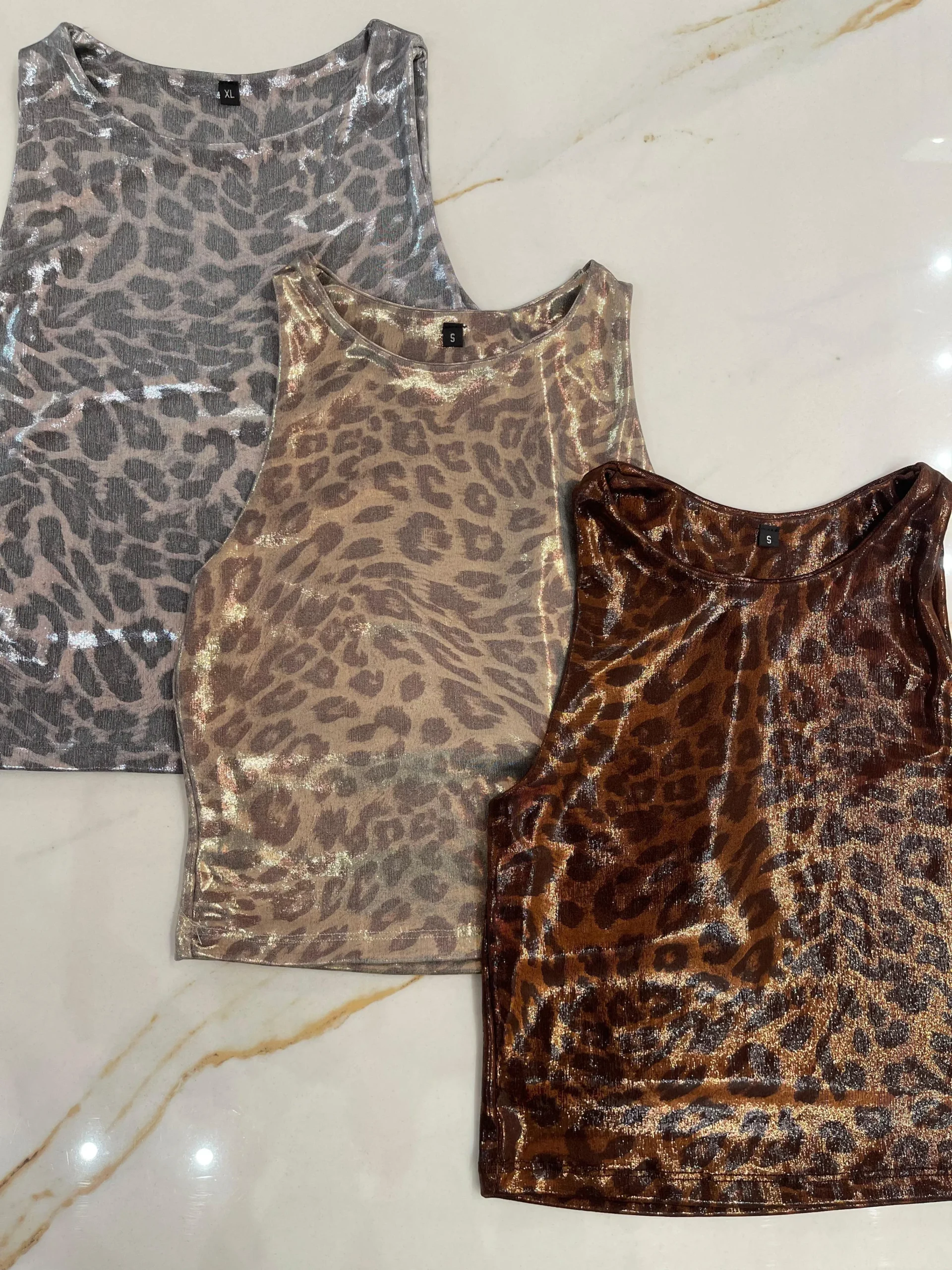 Alternative view of MUSCULOSA PRINT METALIZADA
