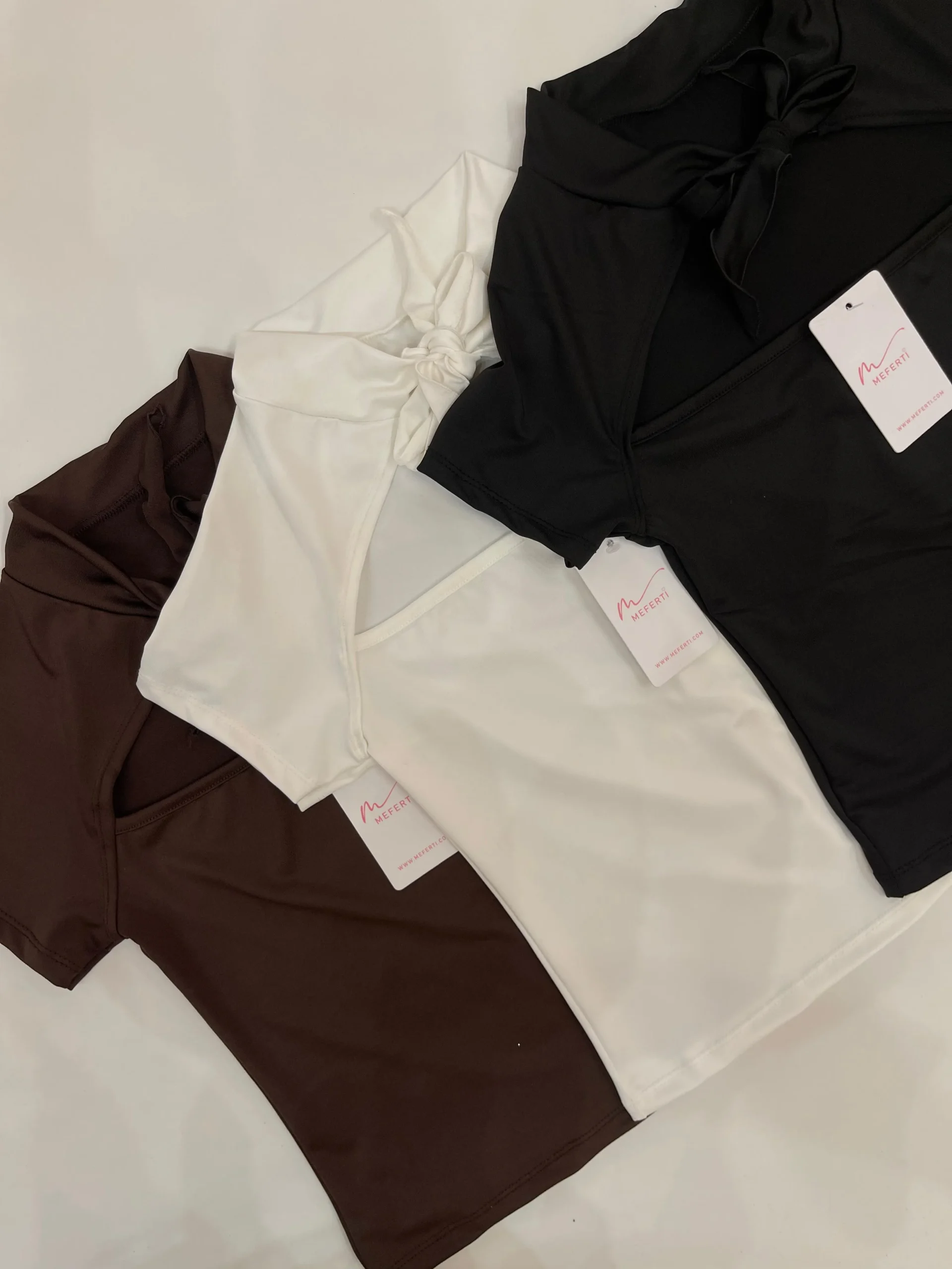 Alternative view of REMERA ASIÁTICA LAZOS