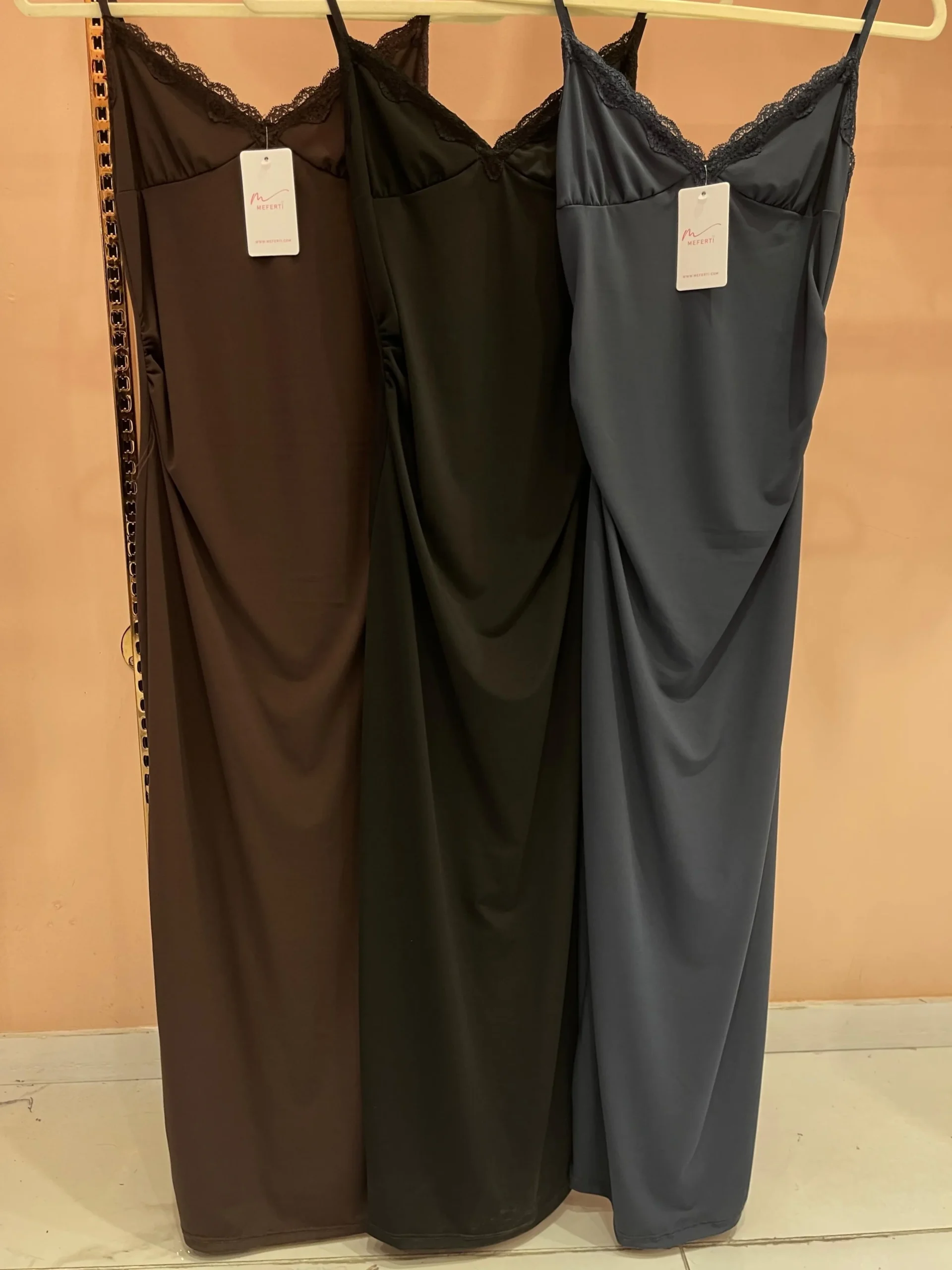Alternative view of VESTIDO LARGO PUNTLLA