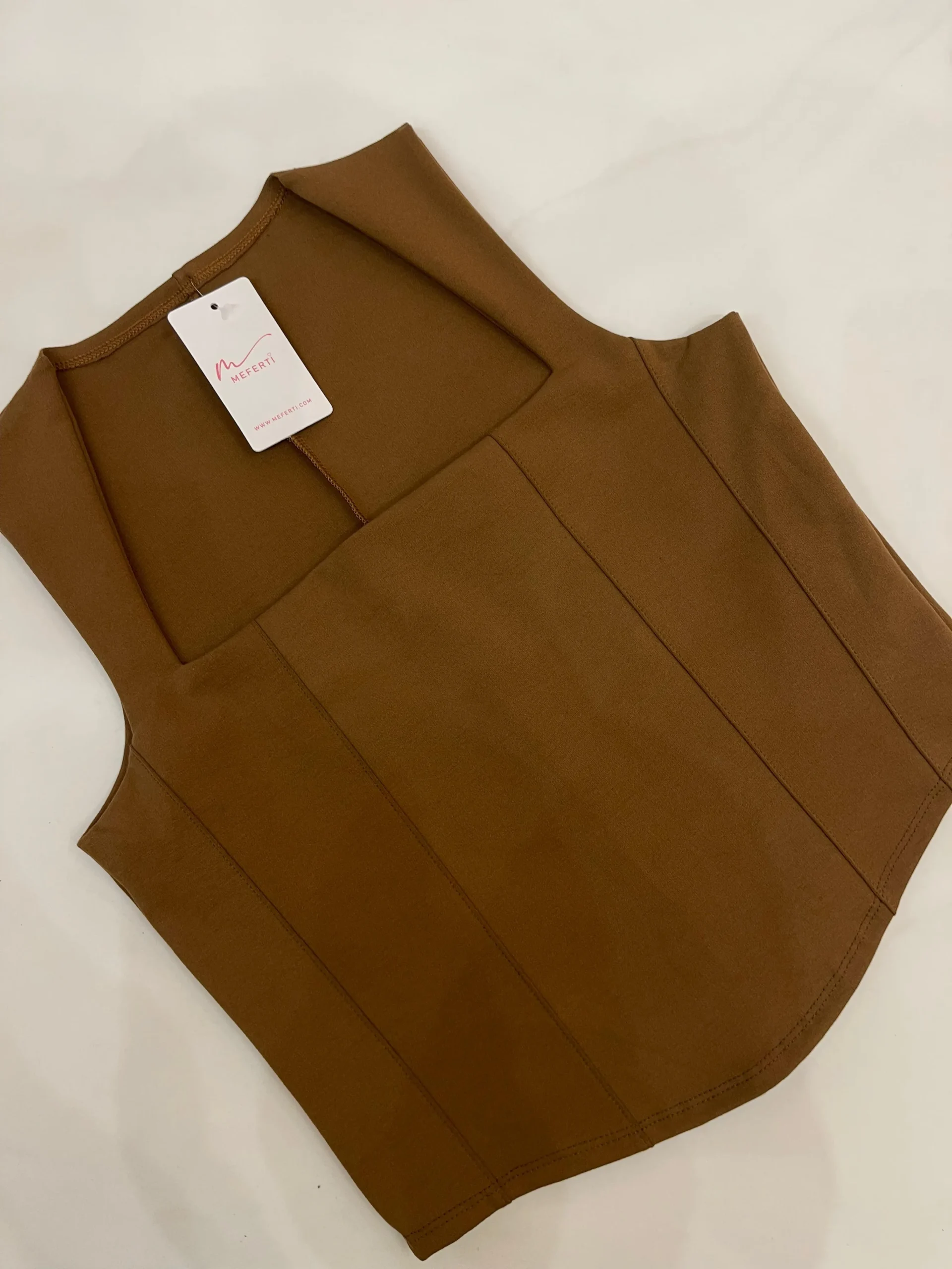Alternative view of MUSCULOSA TIPO CORSÉ