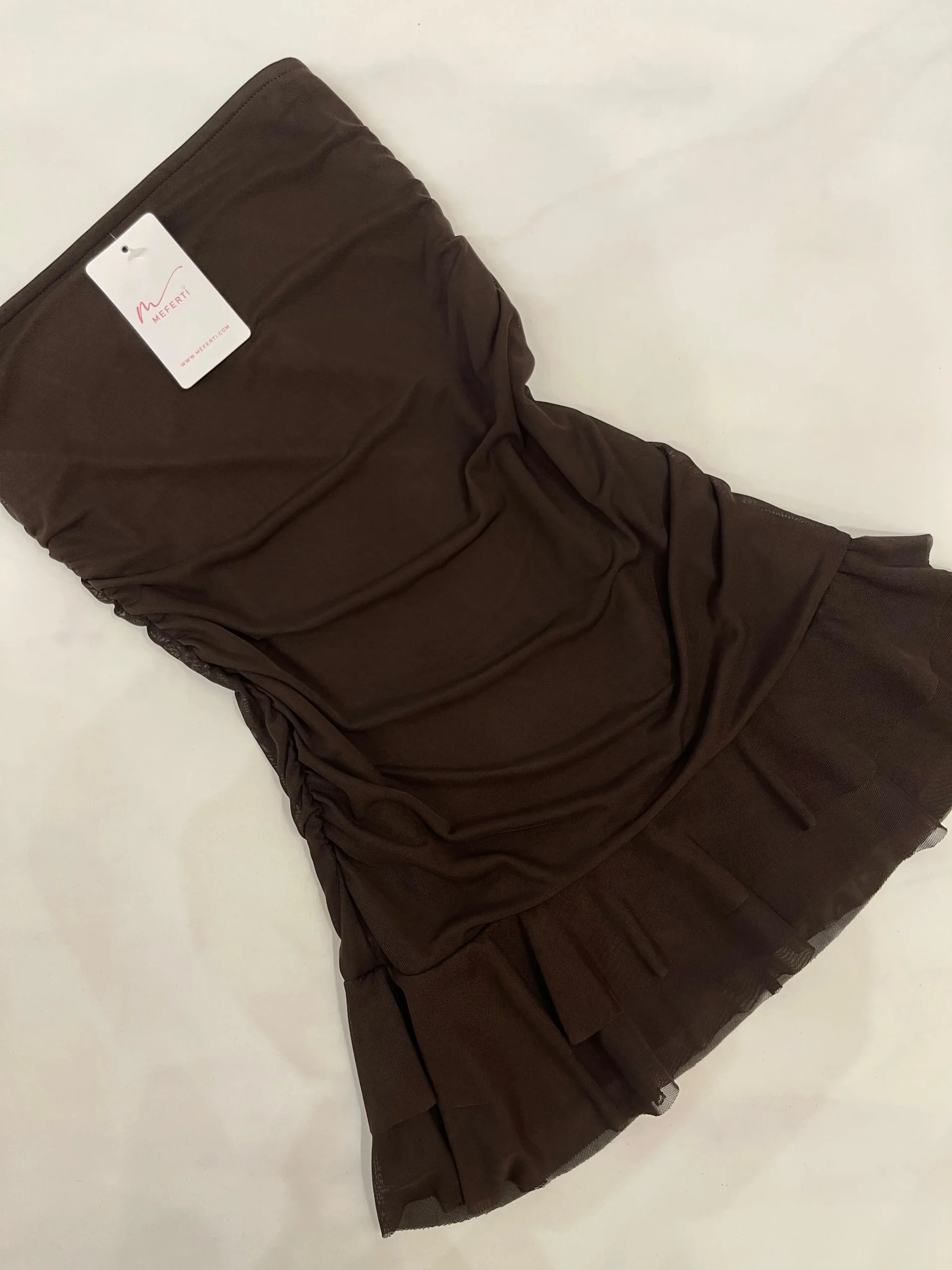 VESTIDO STRAPLESS MICROVOLADO