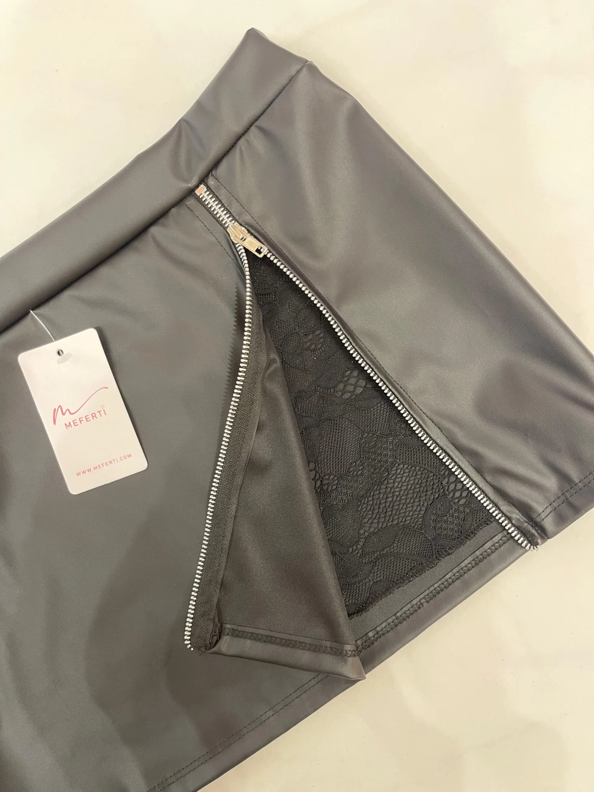 Alternative view of POLLERA ECO ENCAJE