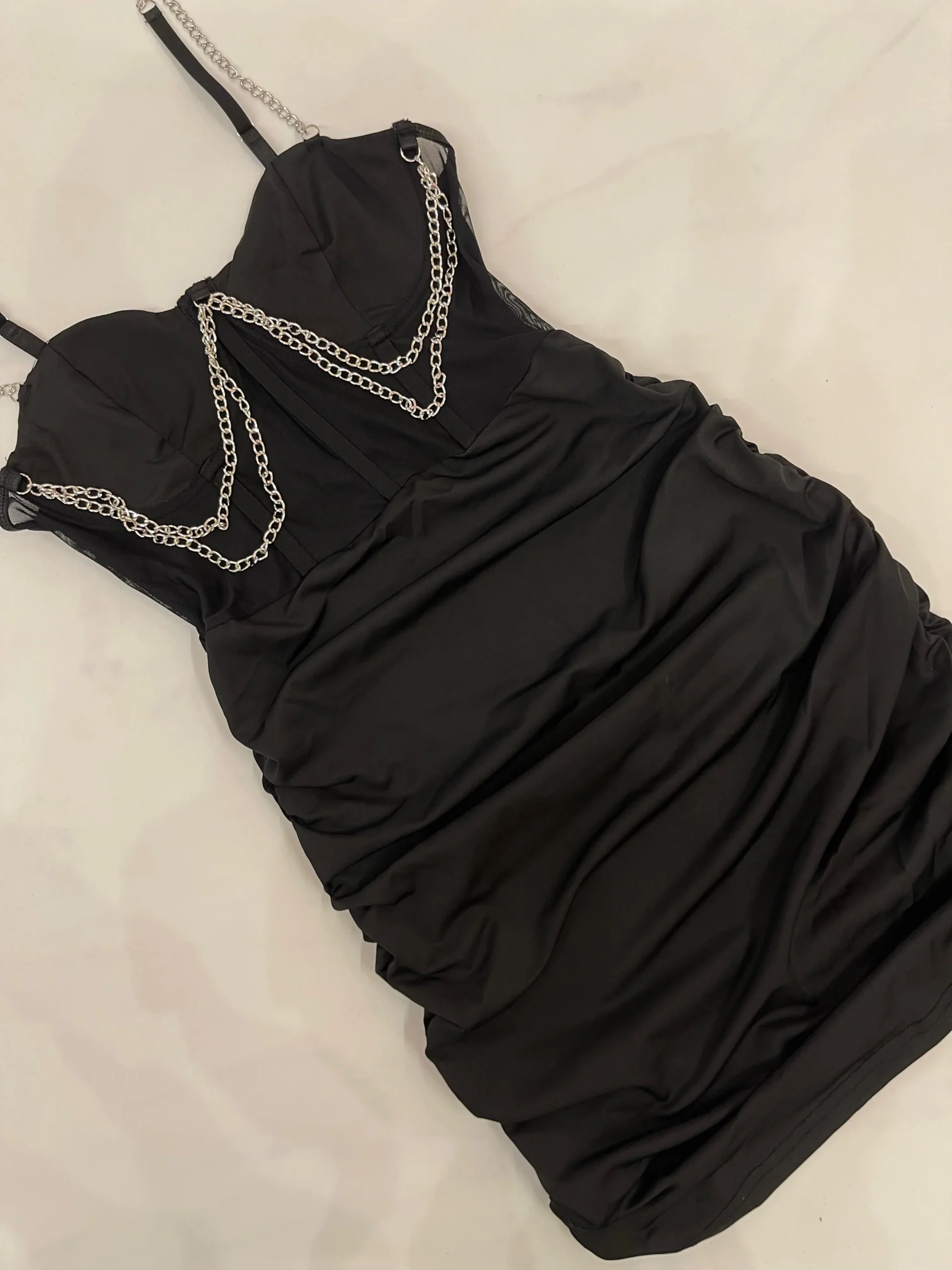 VESTIDO CADENAS