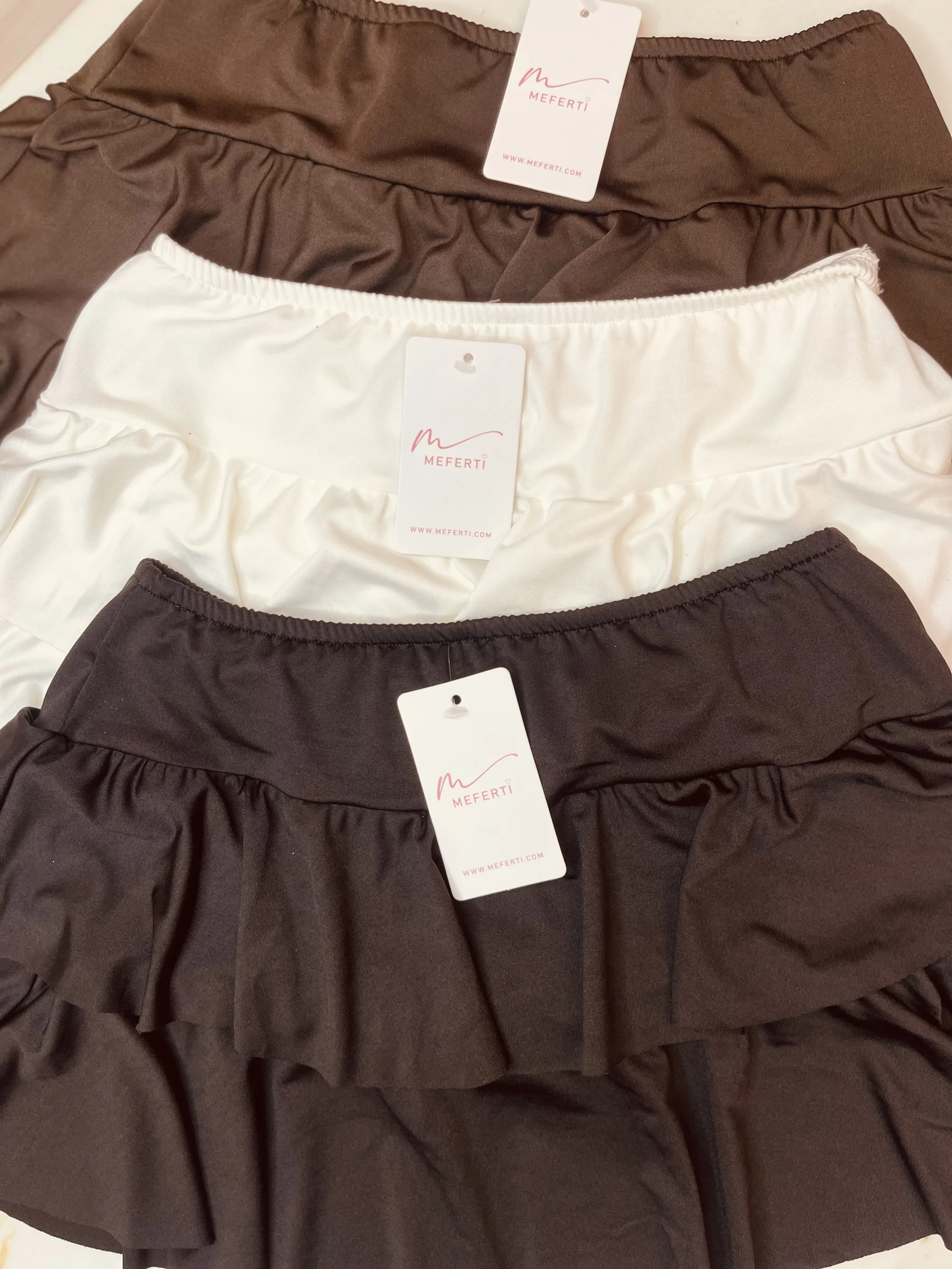 Pollera venus - Meferti (foto 2)